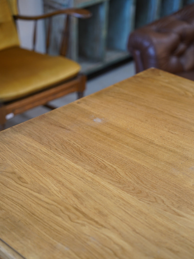 ウッド ダイニングテーブル <br> 大和店 - ヴィンテージ SHARK ATTACK