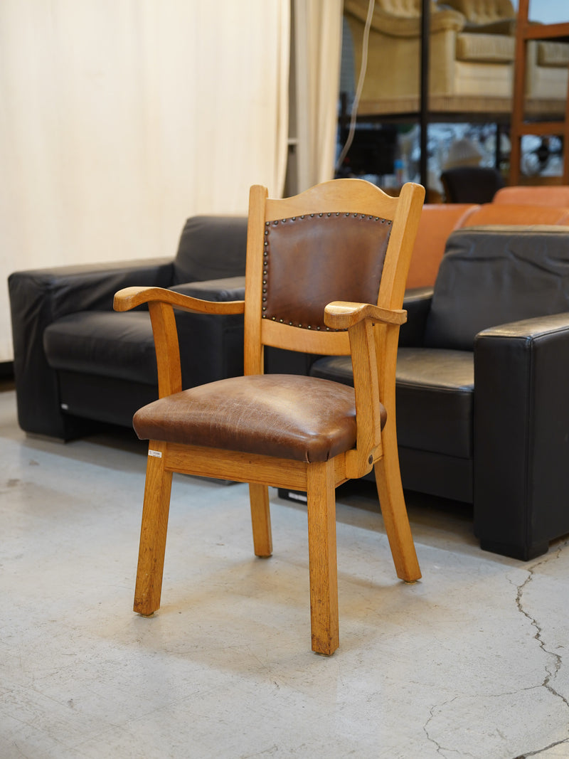 オークウッド レザー アームチェア<br> 大和店 - ヴィンテージ SHARK ATTACK
