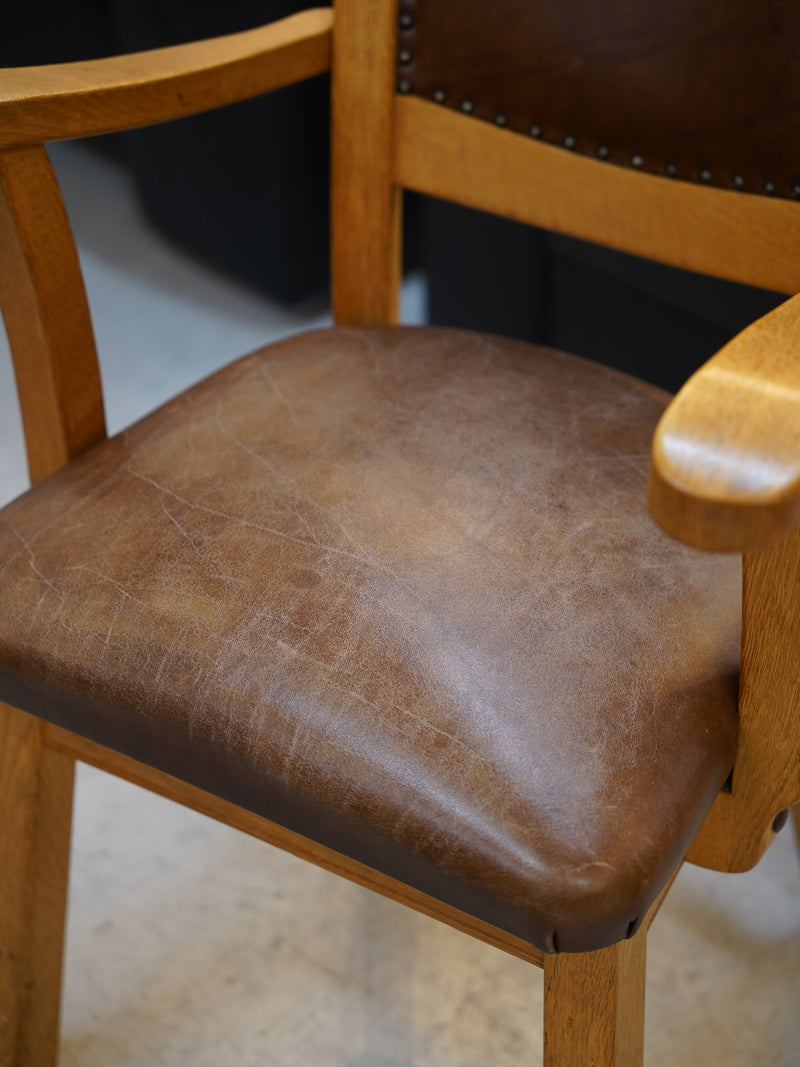 オークウッド レザー アームチェア<br> 大和店 - ヴィンテージ SHARK ATTACK