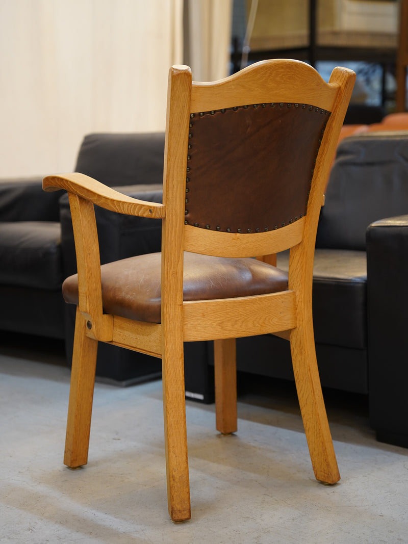 オークウッド レザー アームチェア<br> 大和店 - ヴィンテージ SHARK ATTACK