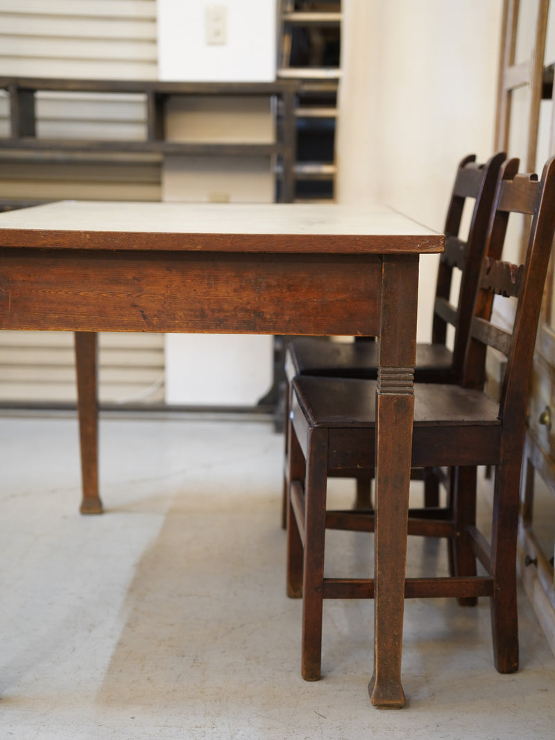 ワークテーブル <br> 大和店 - ヴィンテージ SHARK ATTACK