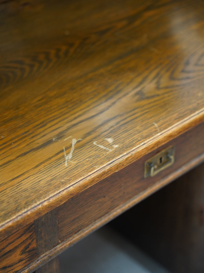 オークウッドデスク<br> 大和店 - ヴィンテージ SHARK ATTACK