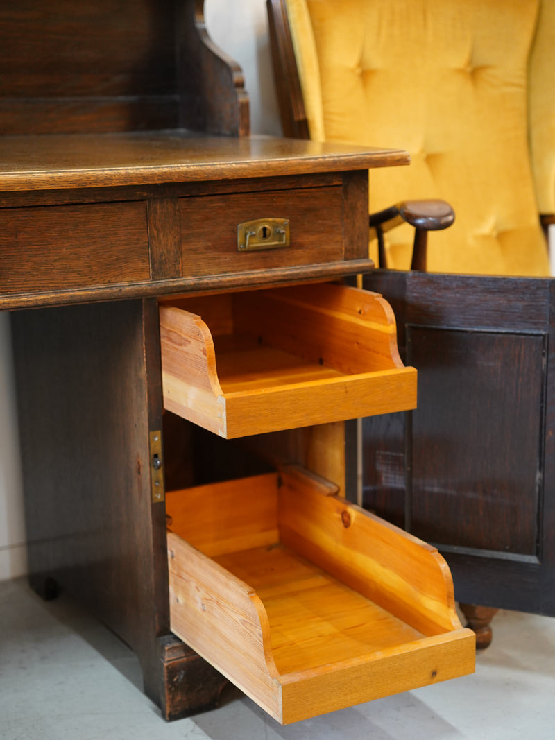 オークウッドデスク<br> 大和店 - ヴィンテージ SHARK ATTACK