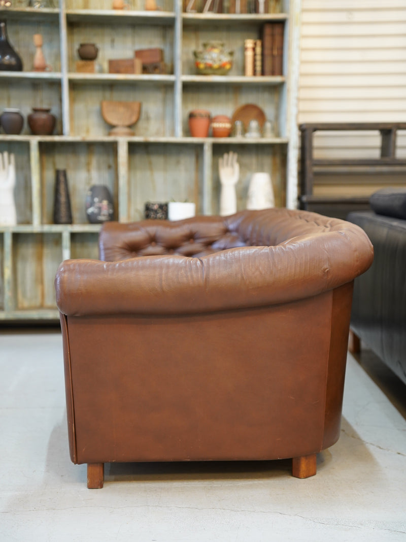 レザー 3シーターソファ<br> 大和店 - ヴィンテージ SHARK ATTACK