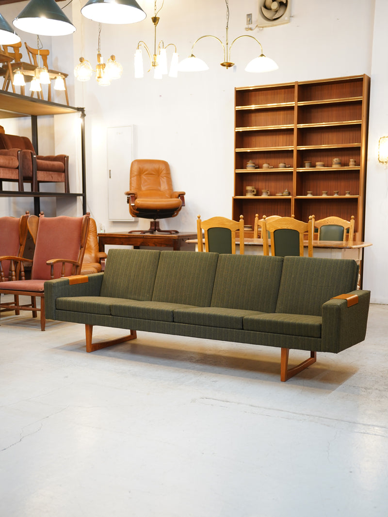 Effka mobler 4シーター ソファ <br> 大和店 - ヴィンテージ SHARK ATTACK