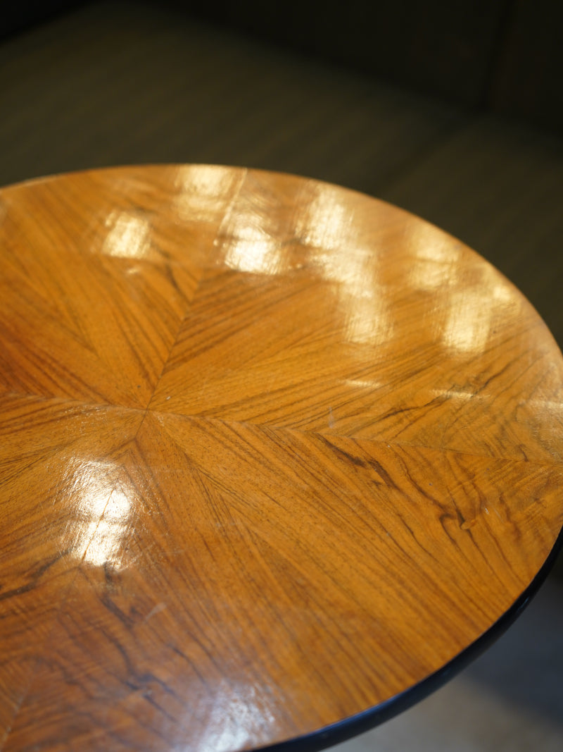 ラウンドサイドテーブル <br> 大和店 - ヴィンテージ SHARK ATTACK