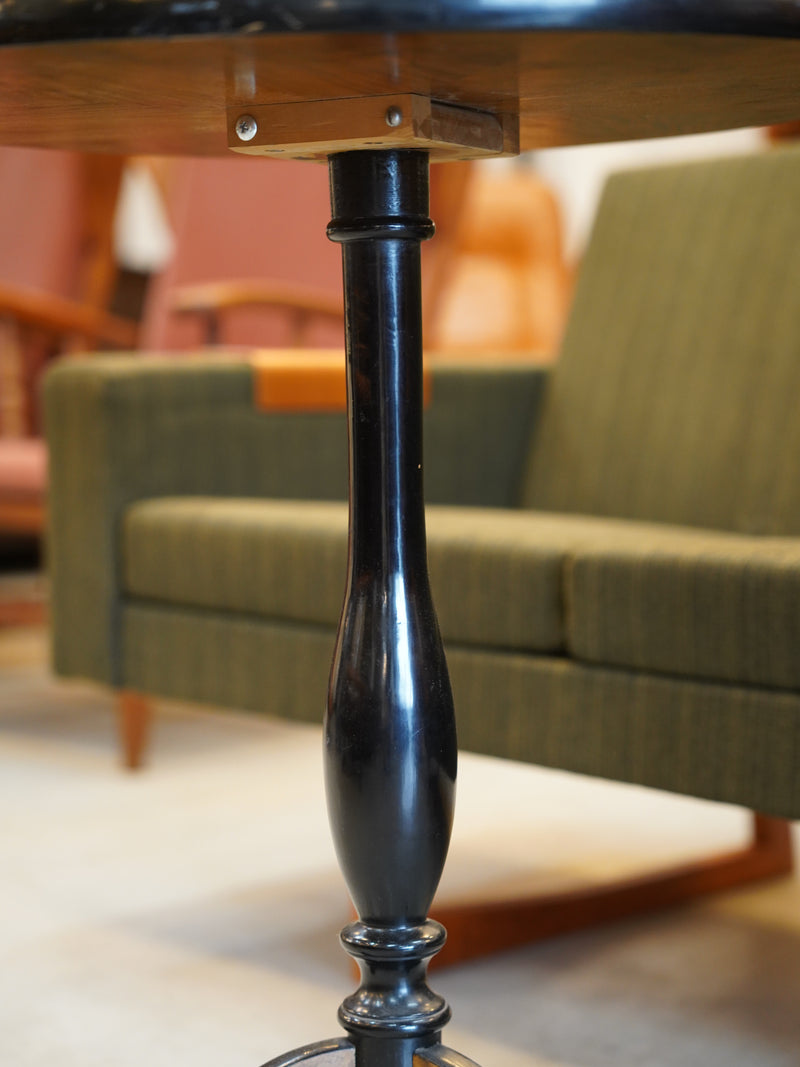 ラウンドサイドテーブル <br> 大和店 - ヴィンテージ SHARK ATTACK