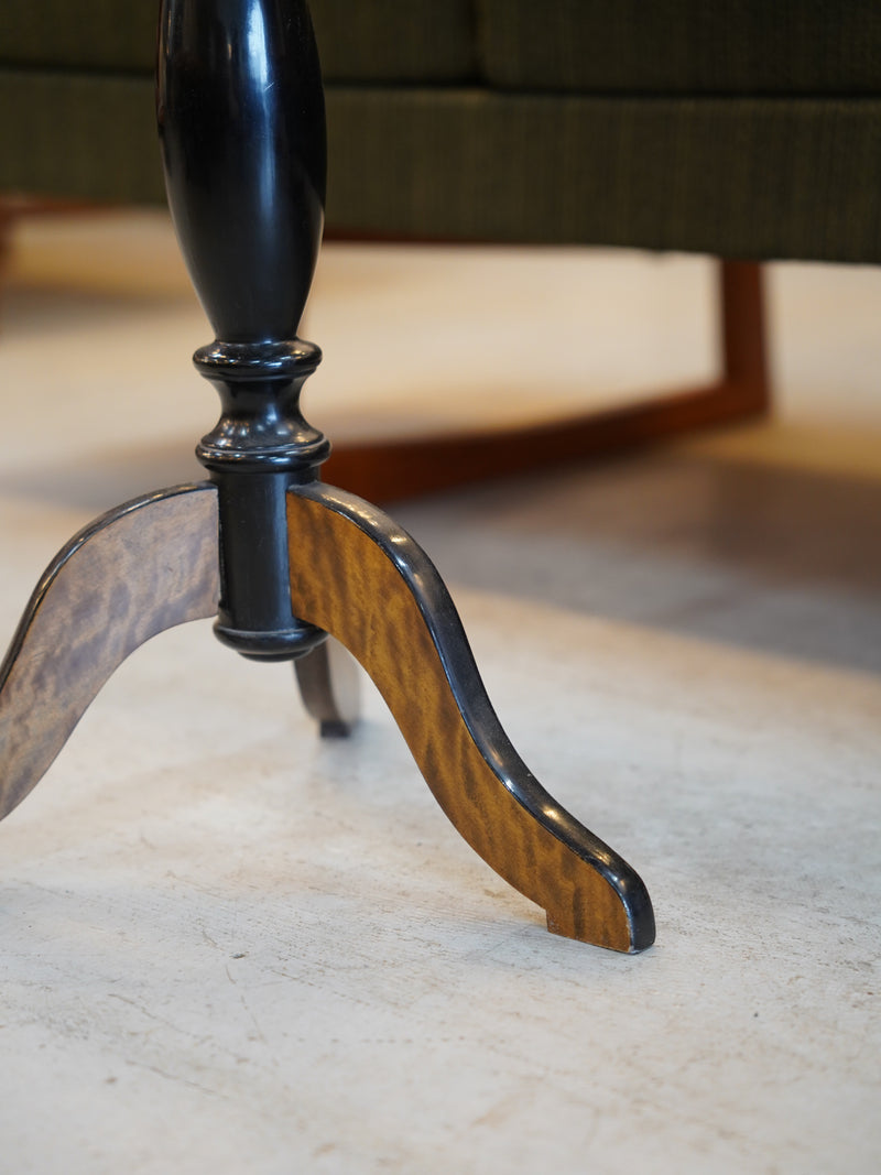 ラウンドサイドテーブル <br> 大和店 - ヴィンテージ SHARK ATTACK