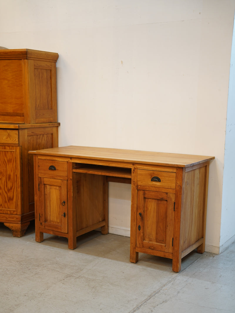 ウッドデスク<br> 大和店 - ヴィンテージ SHARK ATTACK