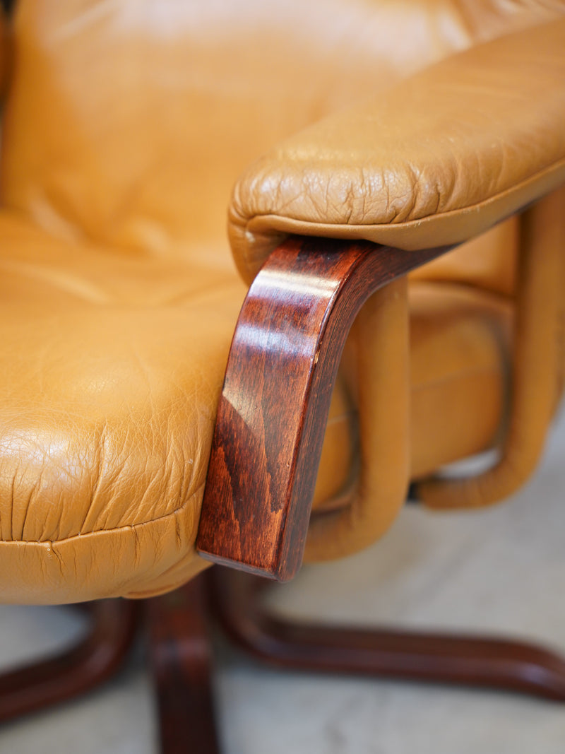 レザー リクライニングチェア<br> 大和店 - ヴィンテージ SHARK ATTACK