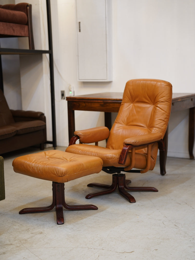 レザー リクライニングチェア オットマン付き<br> 大和店 - ヴィンテージ SHARK ATTACK