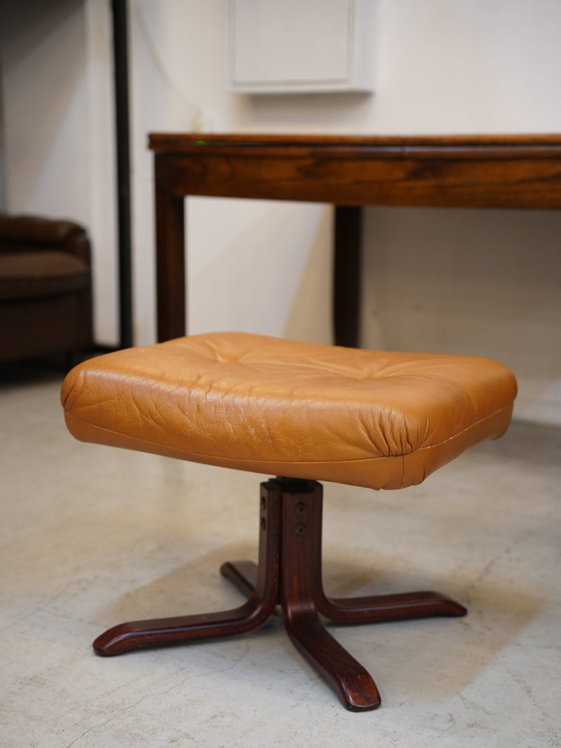 レザー リクライニングチェア オットマン付き<br> 大和店 - ヴィンテージ SHARK ATTACK