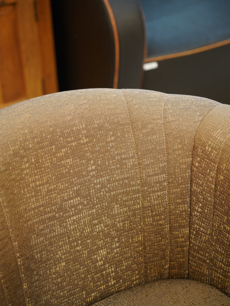 HH HERITAGE <br> ファブリックアームチェア <br> 大和店