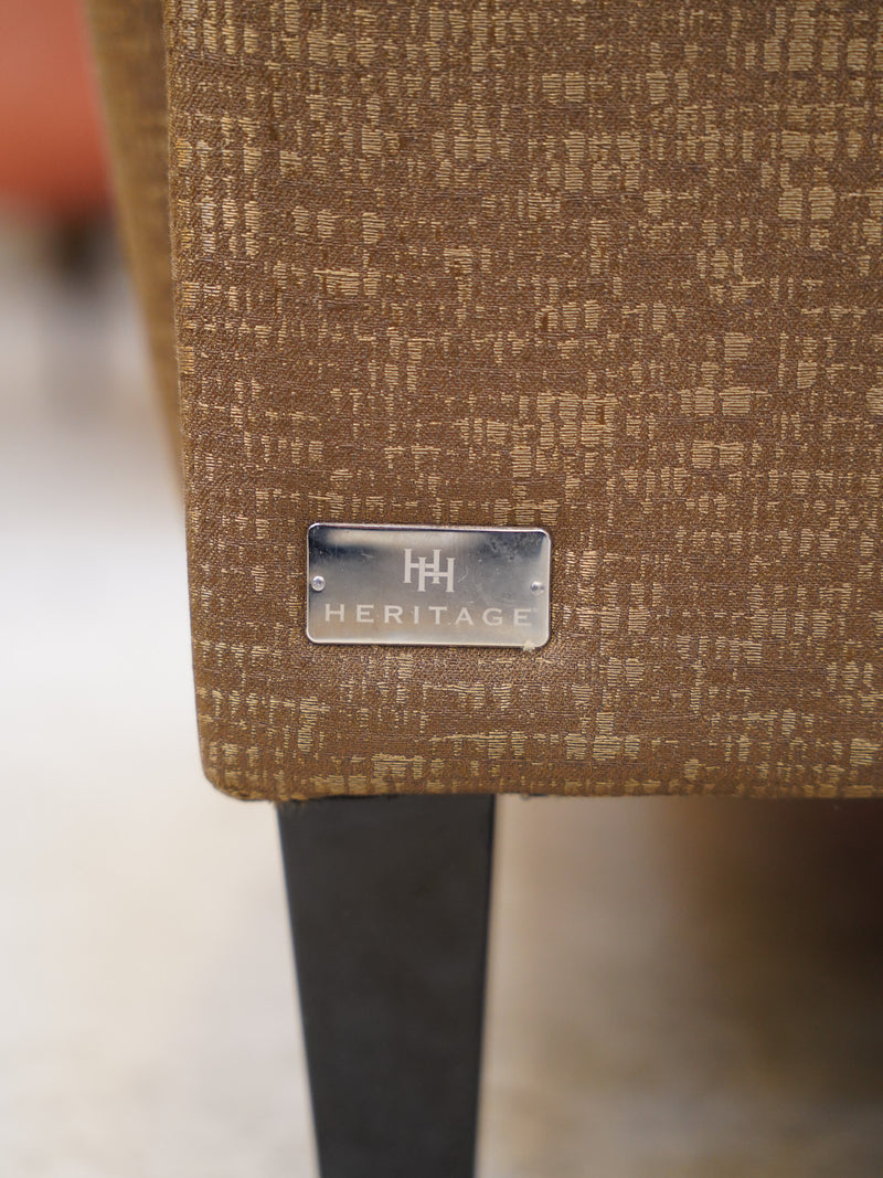 HH HERITAGE <br> ファブリックアームチェア <br> 大和店