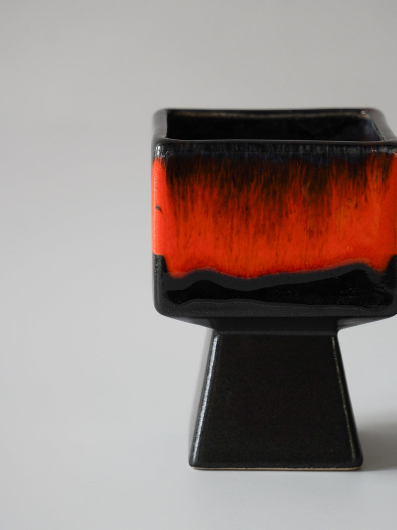 Fat Lava <br>セラミック フラワーベース <br>W Germany <br>bob's box - ヴィンテージ SHARK ATTACK