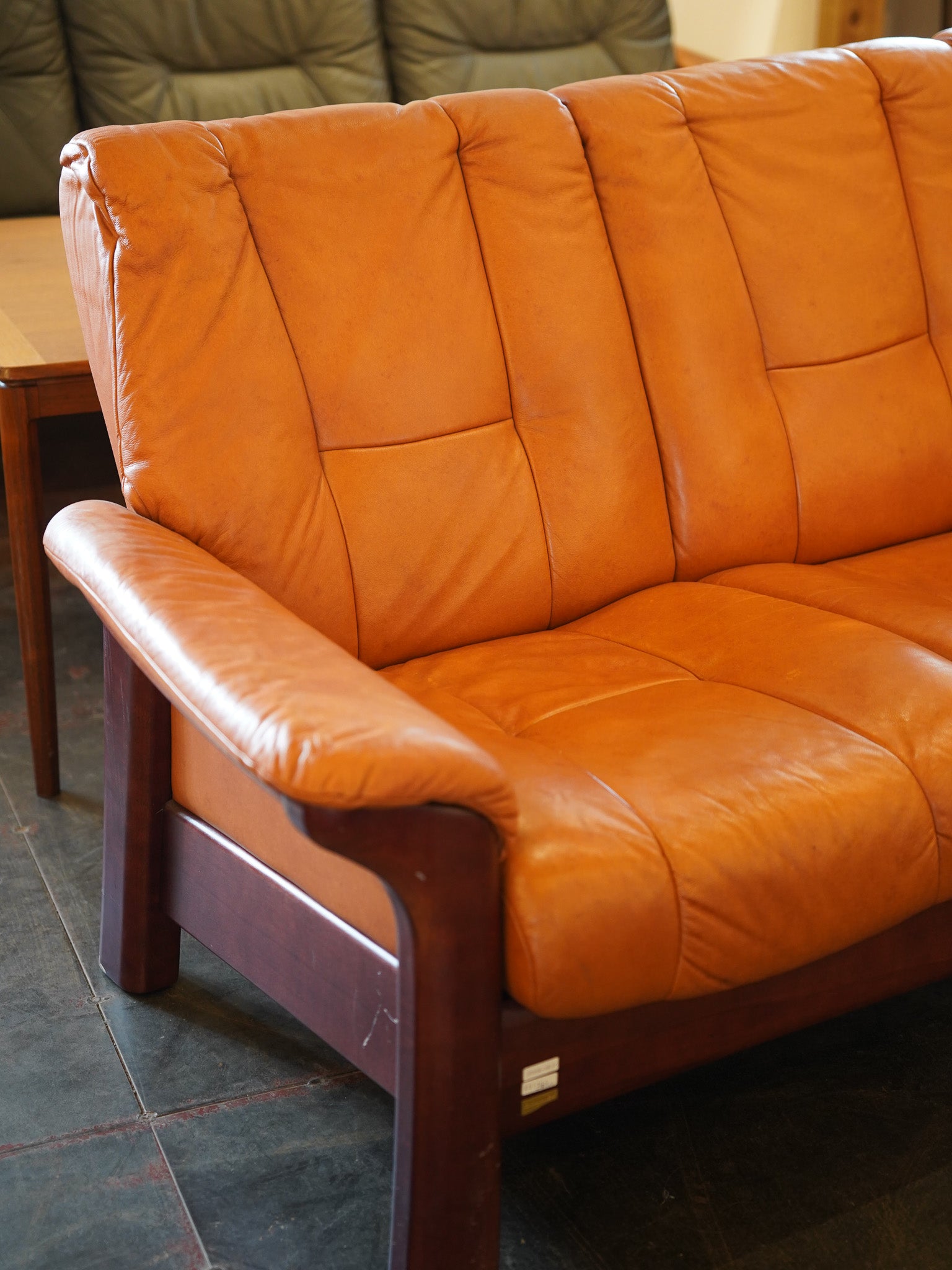 ※アーカイブしない EKORNES - レザー ローバック 3シーター - Norway , 1970's - 大和店 HOLD anynal shiba