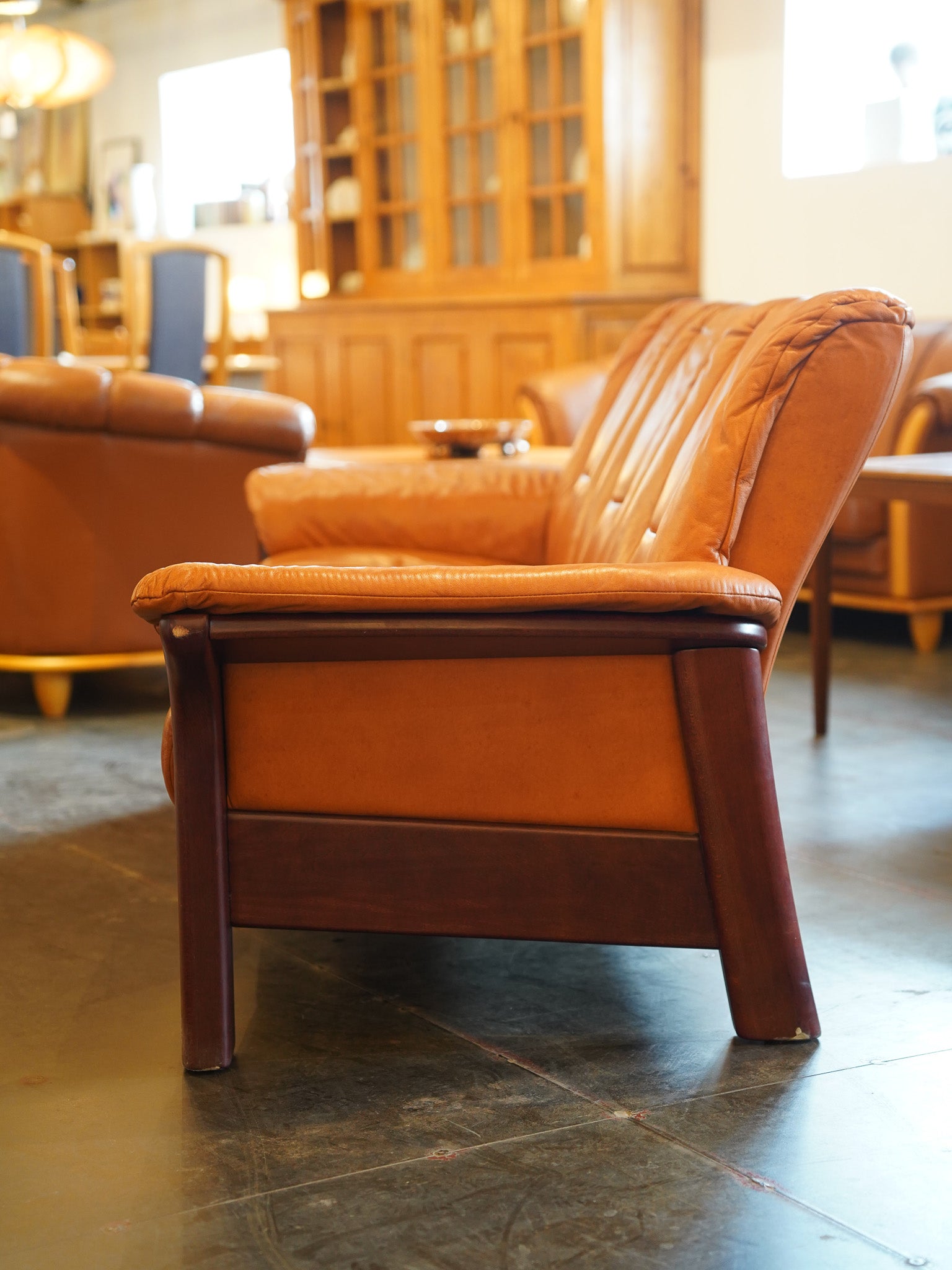 ※アーカイブしない EKORNES - レザー ローバック 3シーター - Norway , 1970's - 大和店 HOLD anynal shiba