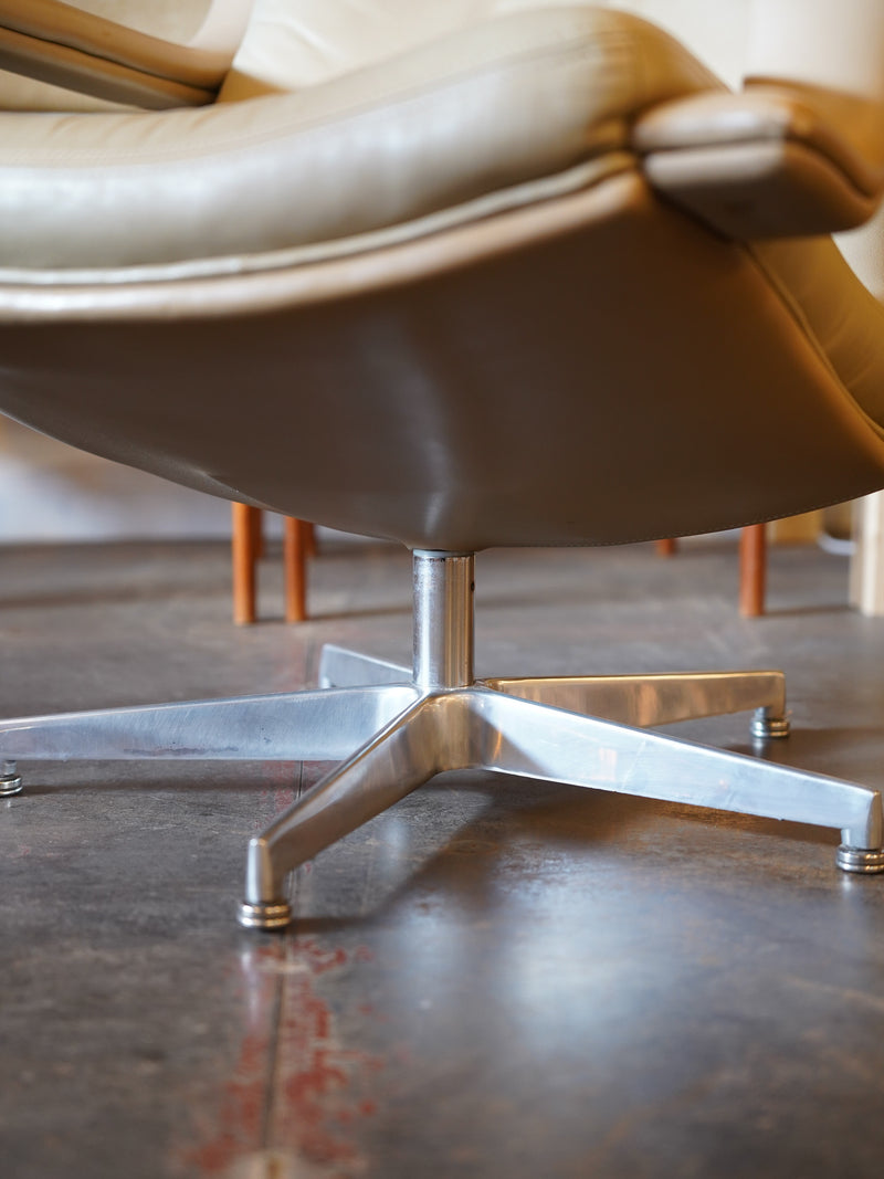 レザー ラウンジチェア <br> 大和店