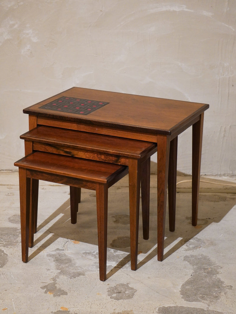 LOW TABLE / SIDE TABLE