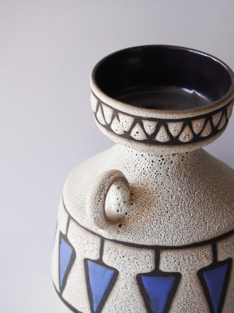 Gmudner <br>Fat Lava <br>セラミック フラワーベース <br>1950's , Austria<br>bob's box - ヴィンテージ SHARK ATTACK