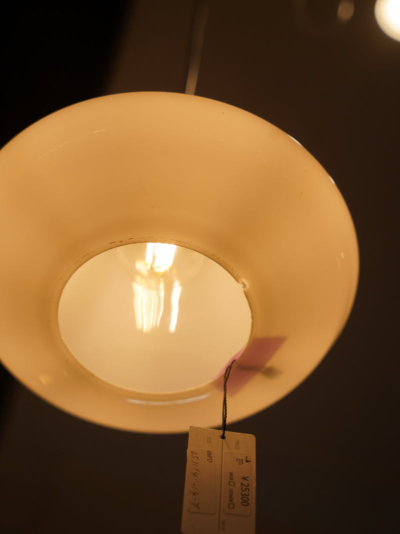 ミルクガラス ペンダントランプ <br> 大和店