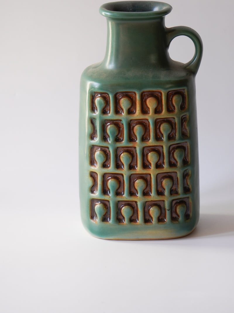 VEB Haldensleben <br>Fat Lava <br>セラミック フラワーベース <br>East Germany <br>bob's box - ヴィンテージ SHARK ATTACK