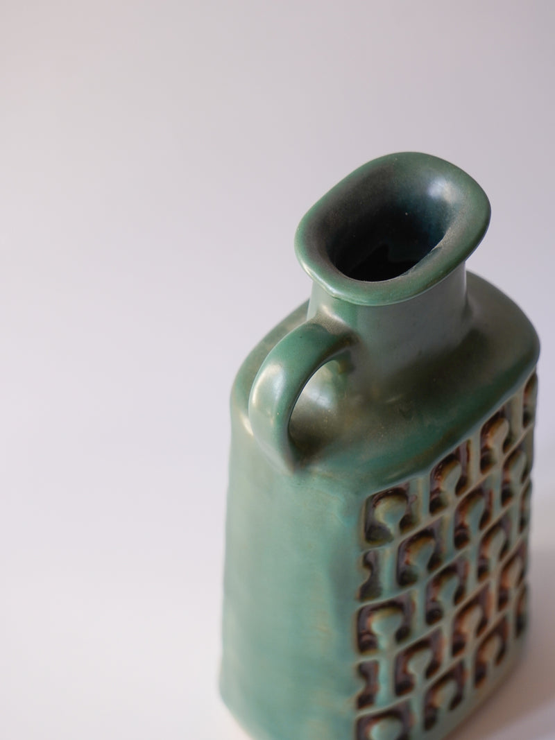 VEB Haldensleben <br>Fat Lava <br>セラミック フラワーベース <br>East Germany <br>bob's box - ヴィンテージ SHARK ATTACK