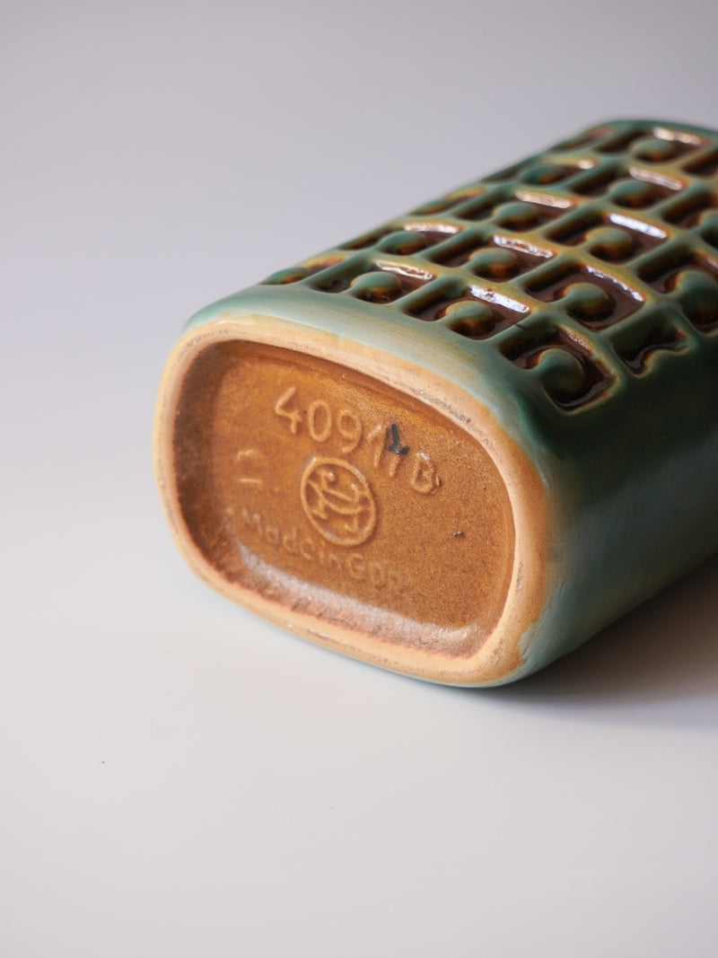 VEB Haldensleben <br>Fat Lava <br>セラミック フラワーベース <br>East Germany <br>bob's box - ヴィンテージ SHARK ATTACK