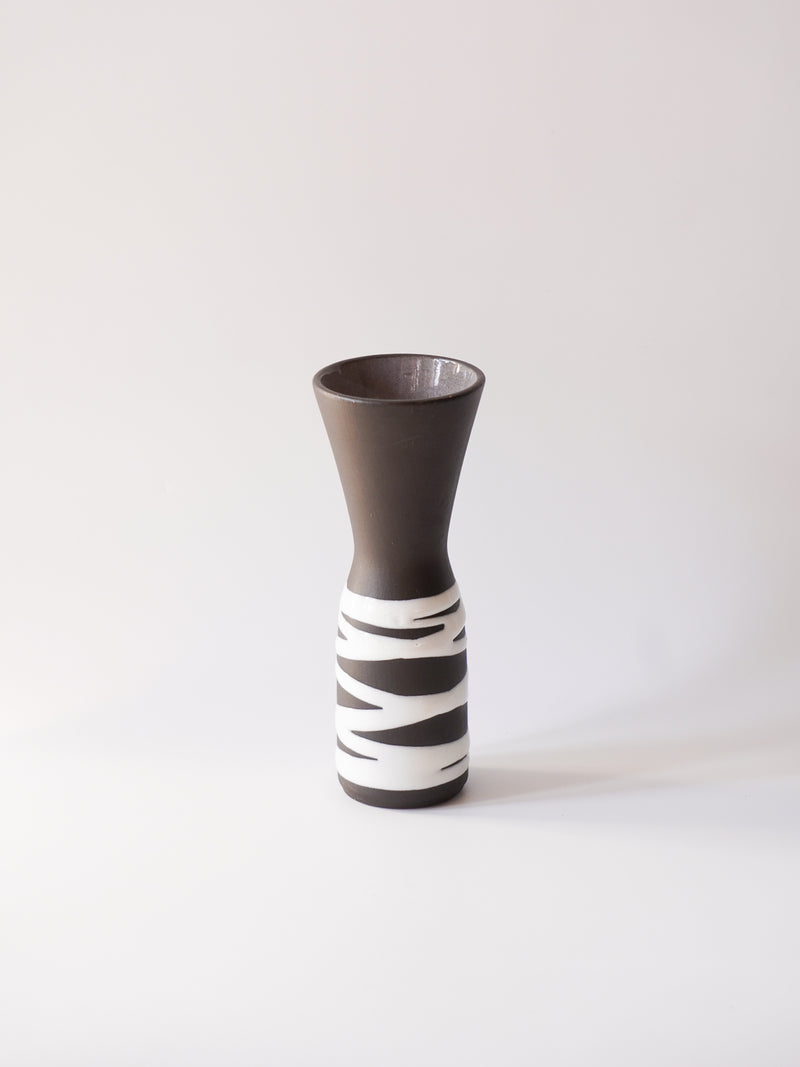 Fat Lava 4221-00<br>Fat Lava <br>セラミック フラワーベース <br>Germany <br>bob's box - ヴィンテージ SHARK ATTACK