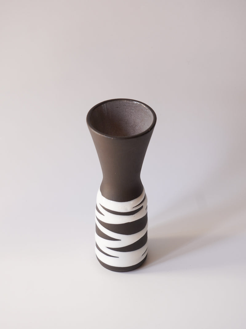 Fat Lava 4221-00<br>Fat Lava <br>セラミック フラワーベース <br>Germany <br>bob's box - ヴィンテージ SHARK ATTACK