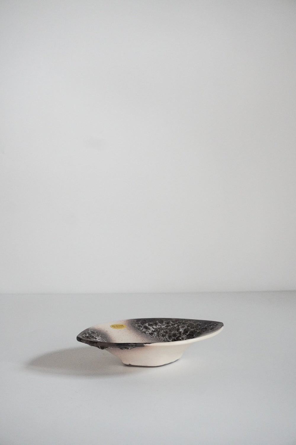 Otto Keramik <br>Plate 5211 <br>Otto Keramik Tokyo・cerote antiques - ヴィンテージ SHARK ATTACK