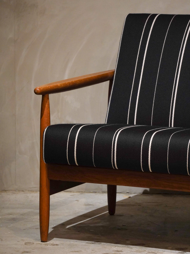 FDB Møbler , Ejvind A. Johansson <br>2 seater Sofa <br>1980's , Denmark <br>bob's box - ヴィンテージ SHARK ATTACK