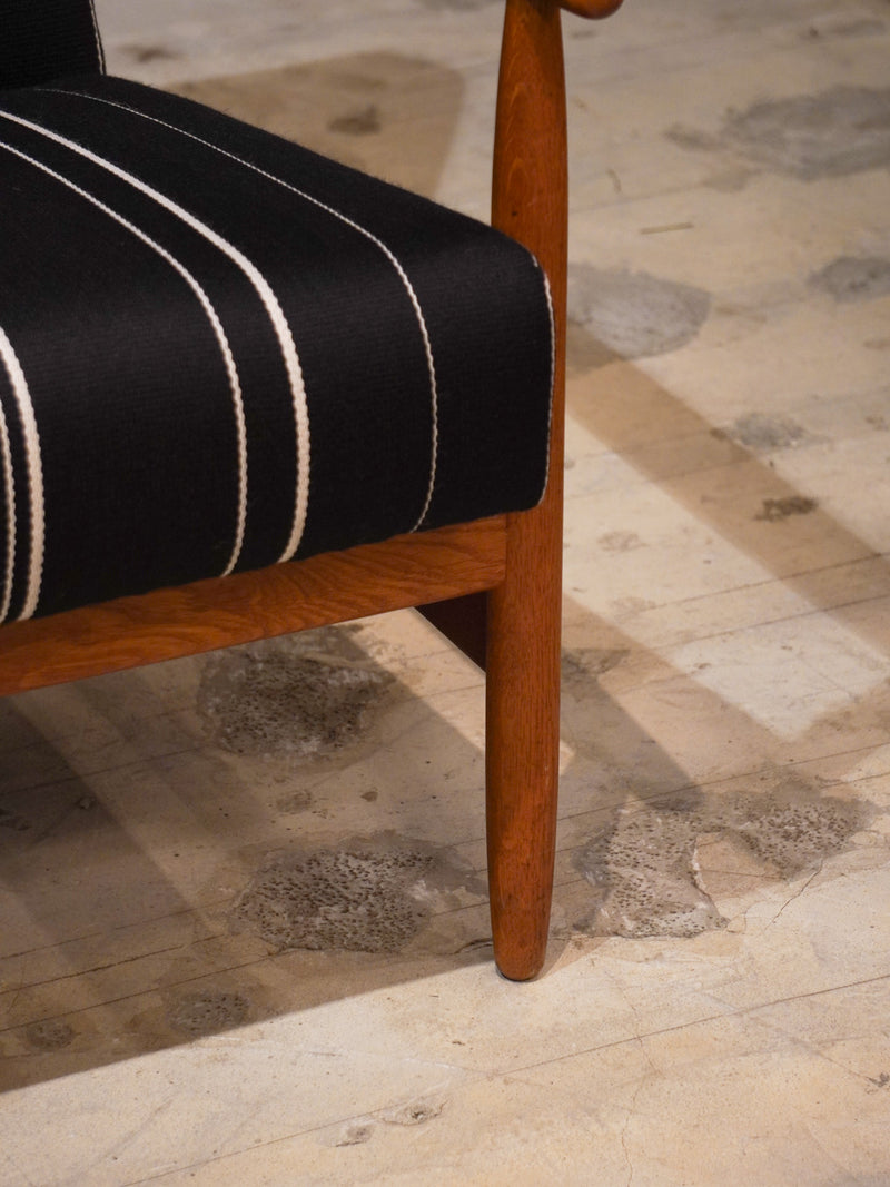 FDB Møbler , Ejvind A. Johansson <br>2 seater Sofa <br>1980's , Denmark <br>bob's box - ヴィンテージ SHARK ATTACK