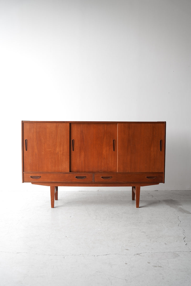 チークウッド サイドボード<br>1960’s , Denmark<br>TAMAGAWA BASE - ヴィンテージ SHARK ATTACK