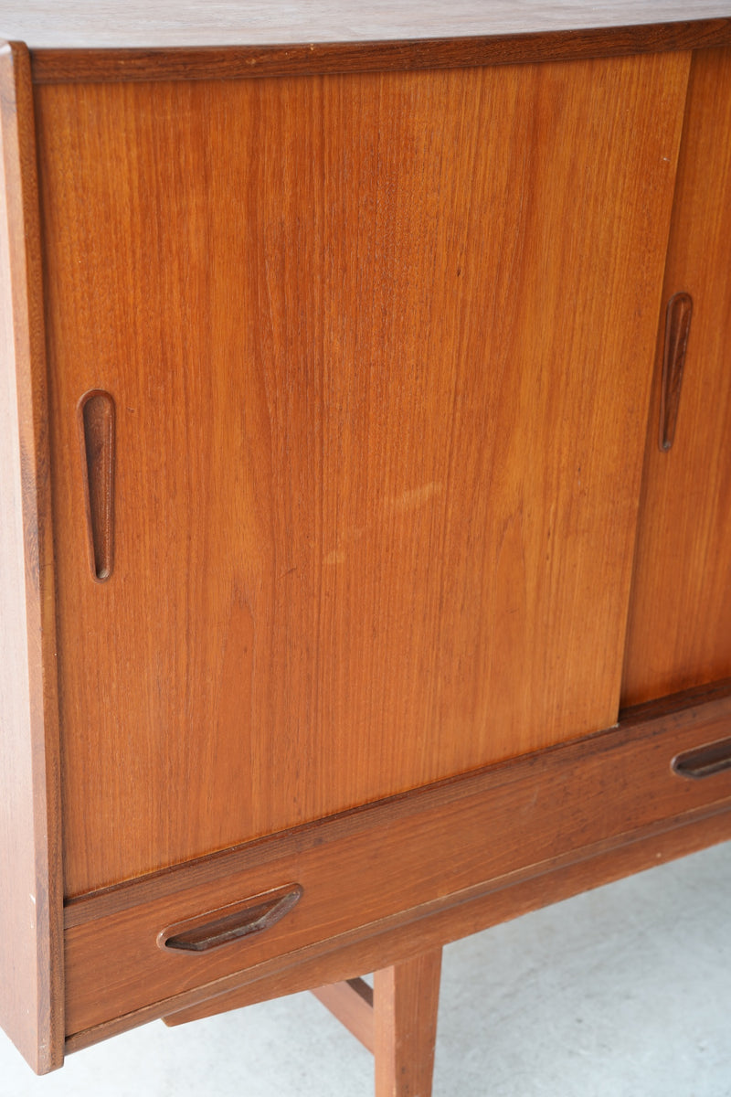 チークウッド サイドボード<br>1960’s , Denmark<br>TAMAGAWA BASE - ヴィンテージ SHARK ATTACK