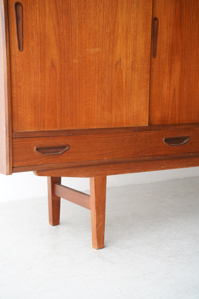 チークウッド サイドボード<br>1960’s , Denmark<br>TAMAGAWA BASE - ヴィンテージ SHARK ATTACK