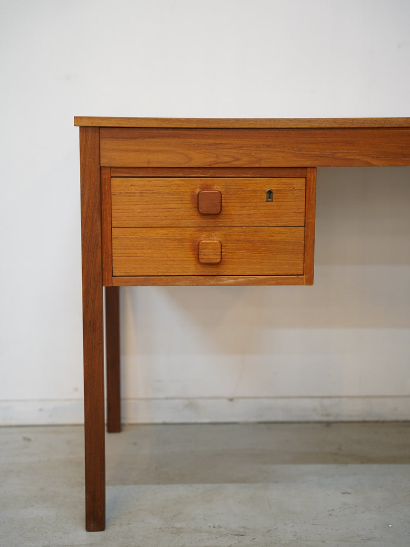 DOMINO Mobler <br> チークウッド デスク <br> Denmark  <br> 大和店