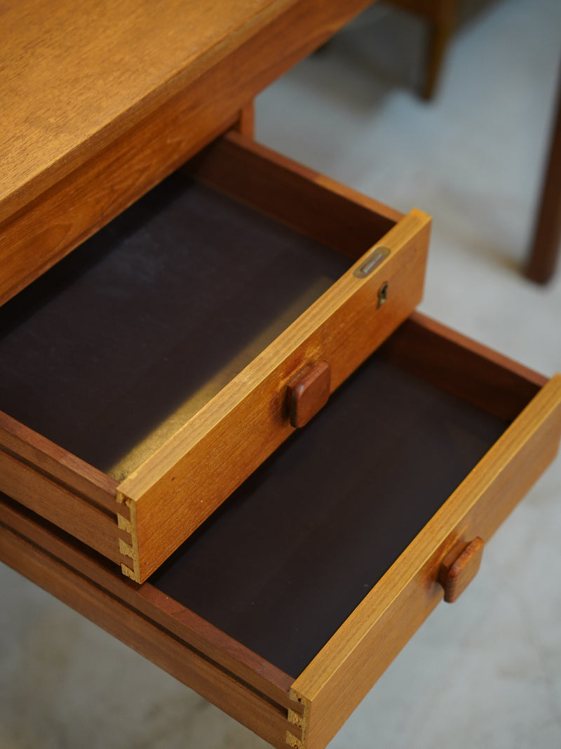 DOMINO Mobler <br> チークウッド デスク <br> Denmark  <br> 大和店