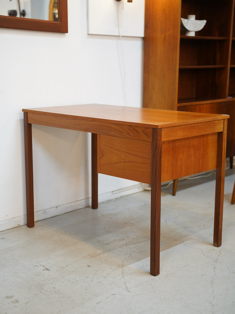 DOMINO Mobler <br> チークウッド デスク <br> Denmark  <br> 大和店