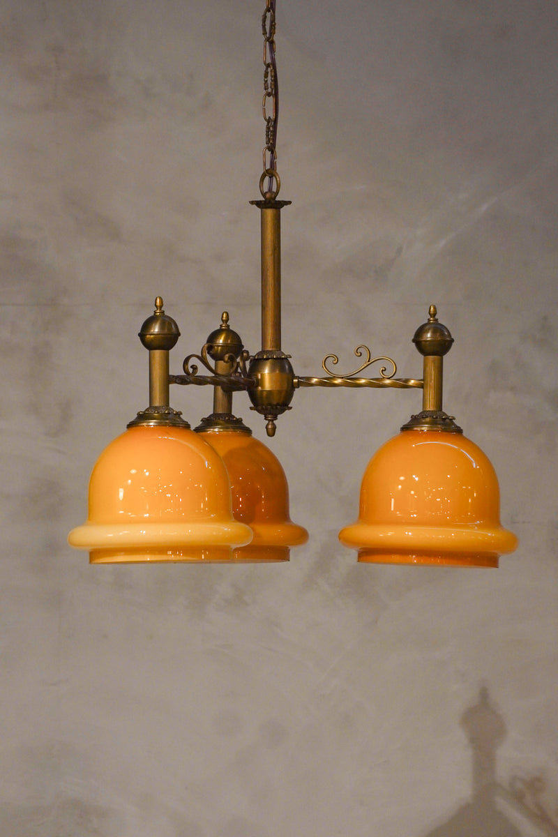 オパリンガラス 3灯シャンデリア <br>Germany <br>大和店 - ヴィンテージ SHARK ATTACK