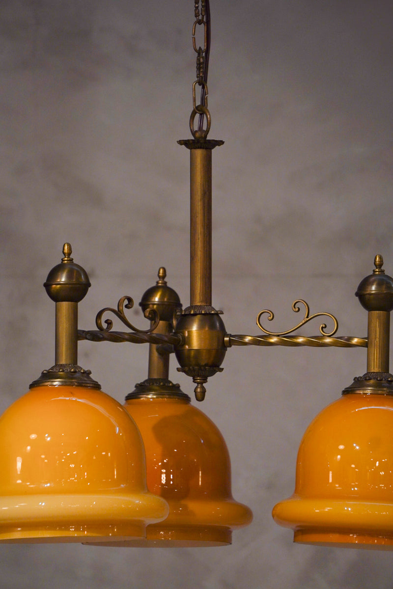 オパリンガラス 3灯シャンデリア <br>Germany <br>大和店 - ヴィンテージ SHARK ATTACK