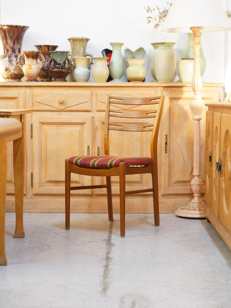 DINING CHAIR