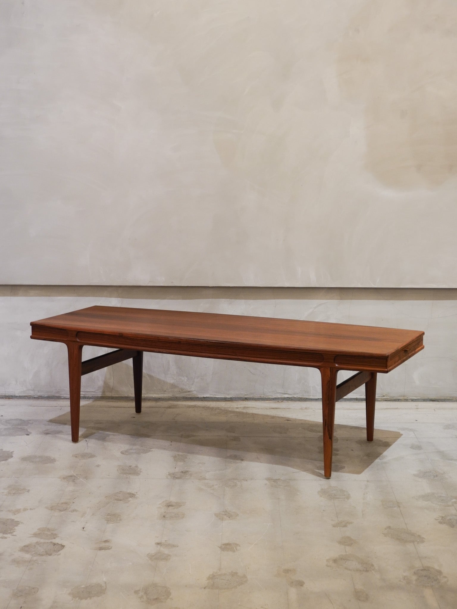 TABLE – SHARK ATTACK ONLINE SHOP