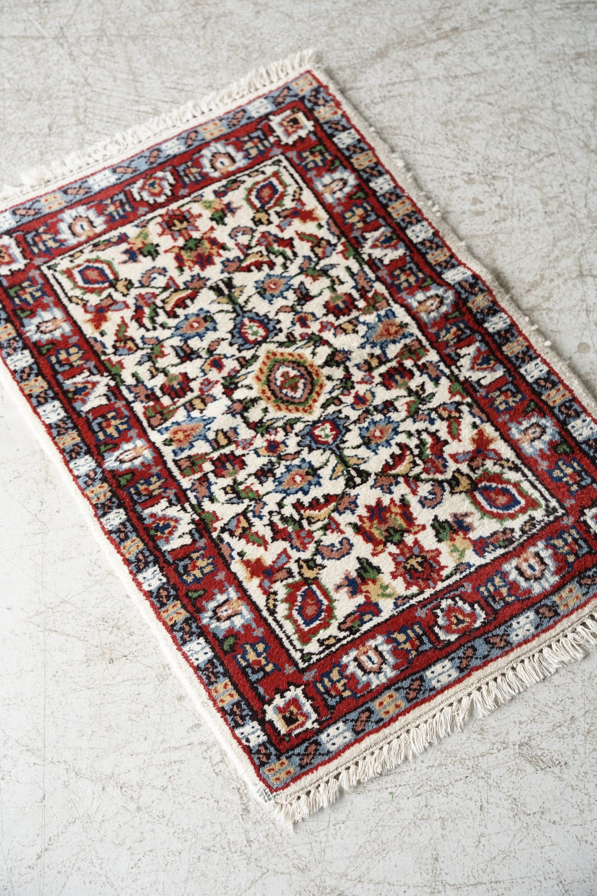 トライバルラグ 96×63(cm) ヴィンテージ cerote antiques