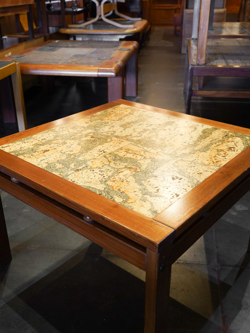 LOW TABLE / SIDE TABLE