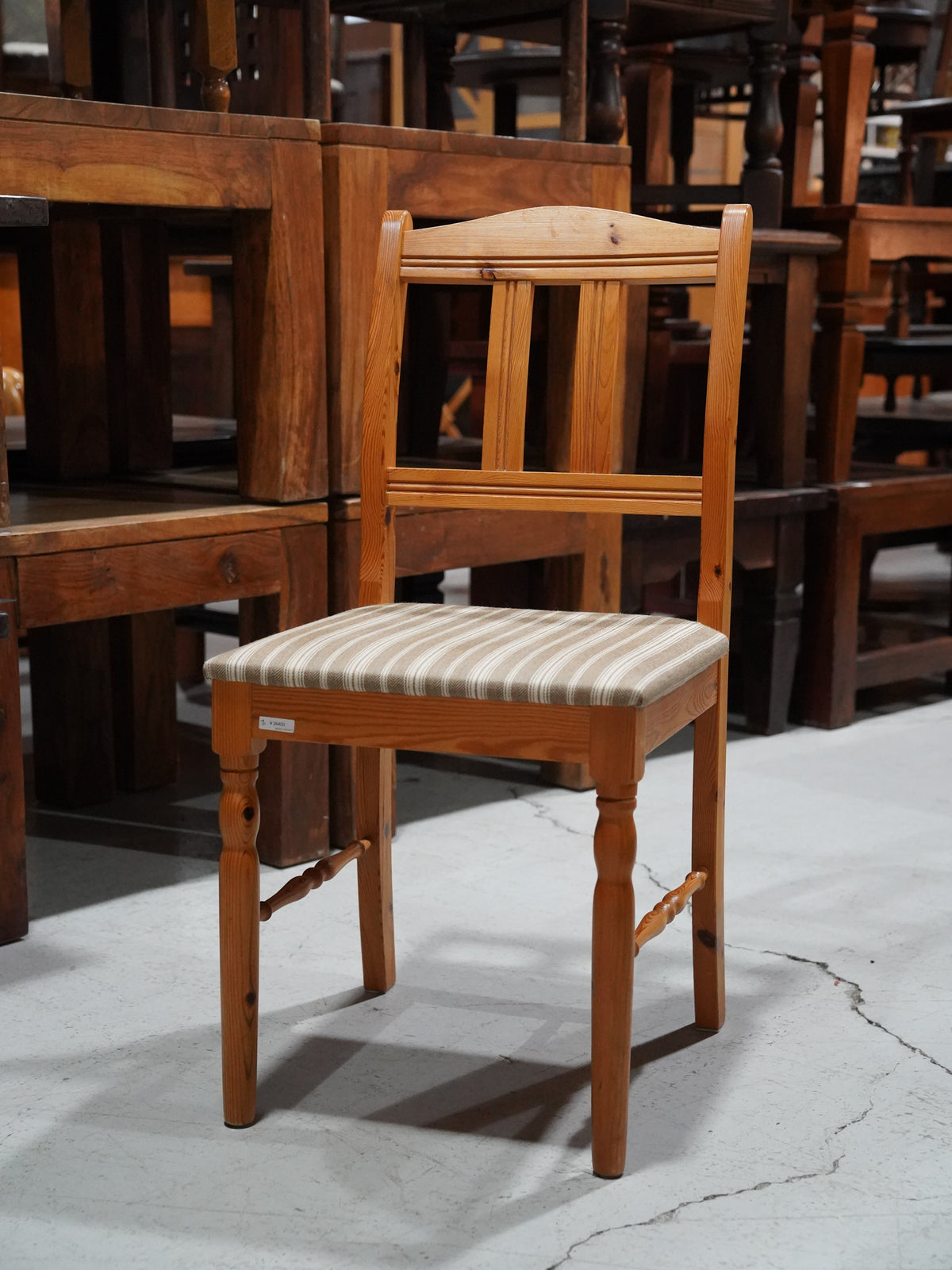 【値下げ】【SHARK ATTACK】ヴィンテージチェア 椅子 / 2脚あり A DINING CHAIR