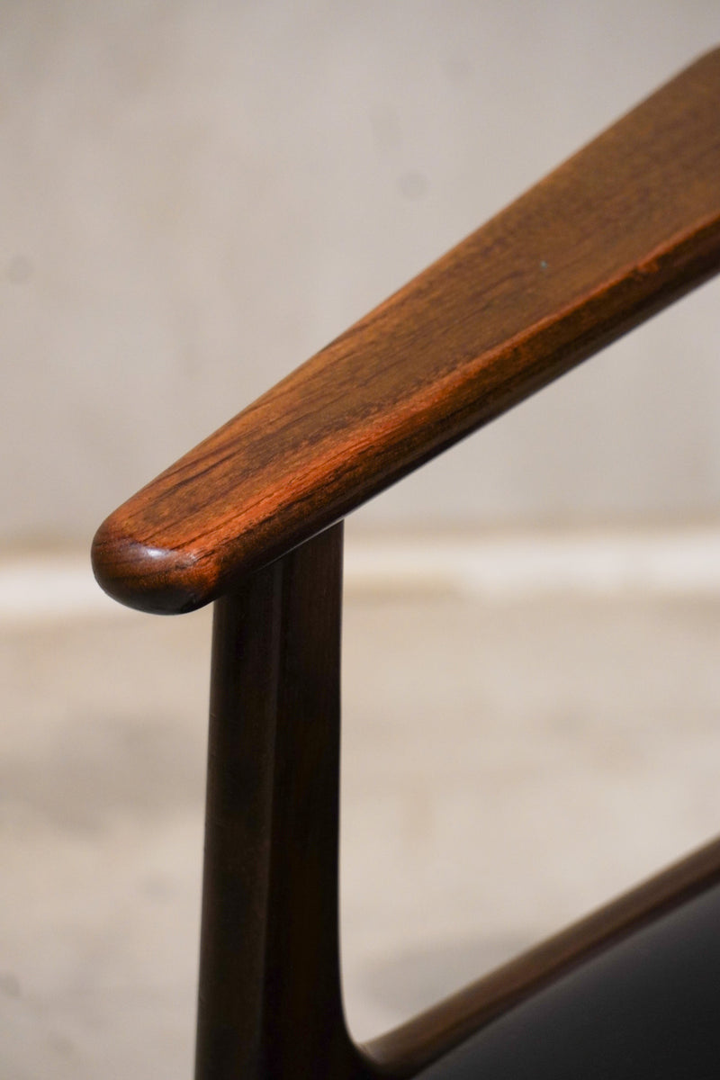 Arne Vodder <br>アームチェア<br>cerote antiques - ヴィンテージ SHARK ATTACK