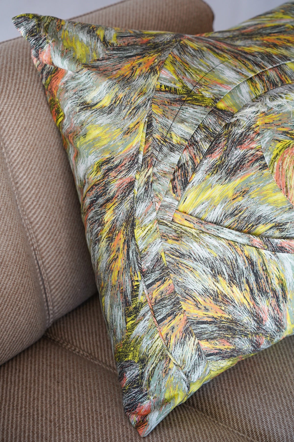 PORTRAIT LAB<br>Fabric object "Eye"L size Texture fur<br>reload店 - ヴィンテージ SHARK ATTACK