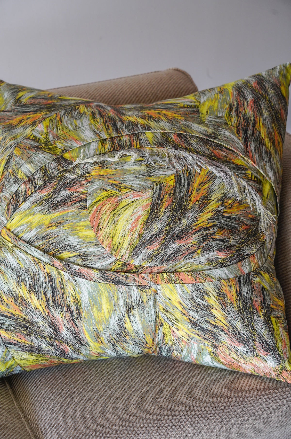 PORTRAIT LAB<br>Fabric object "Eye"L size Texture fur<br>reload店 - ヴィンテージ SHARK ATTACK