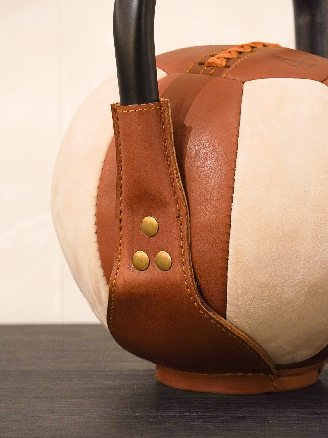 Versmissen - Netherlands - Leather Kettlebell 4KG